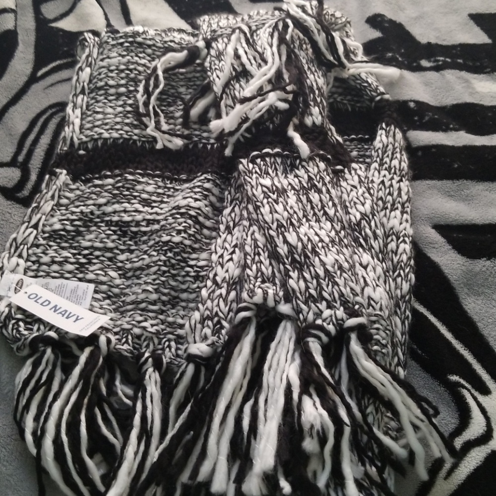 Women's scarf